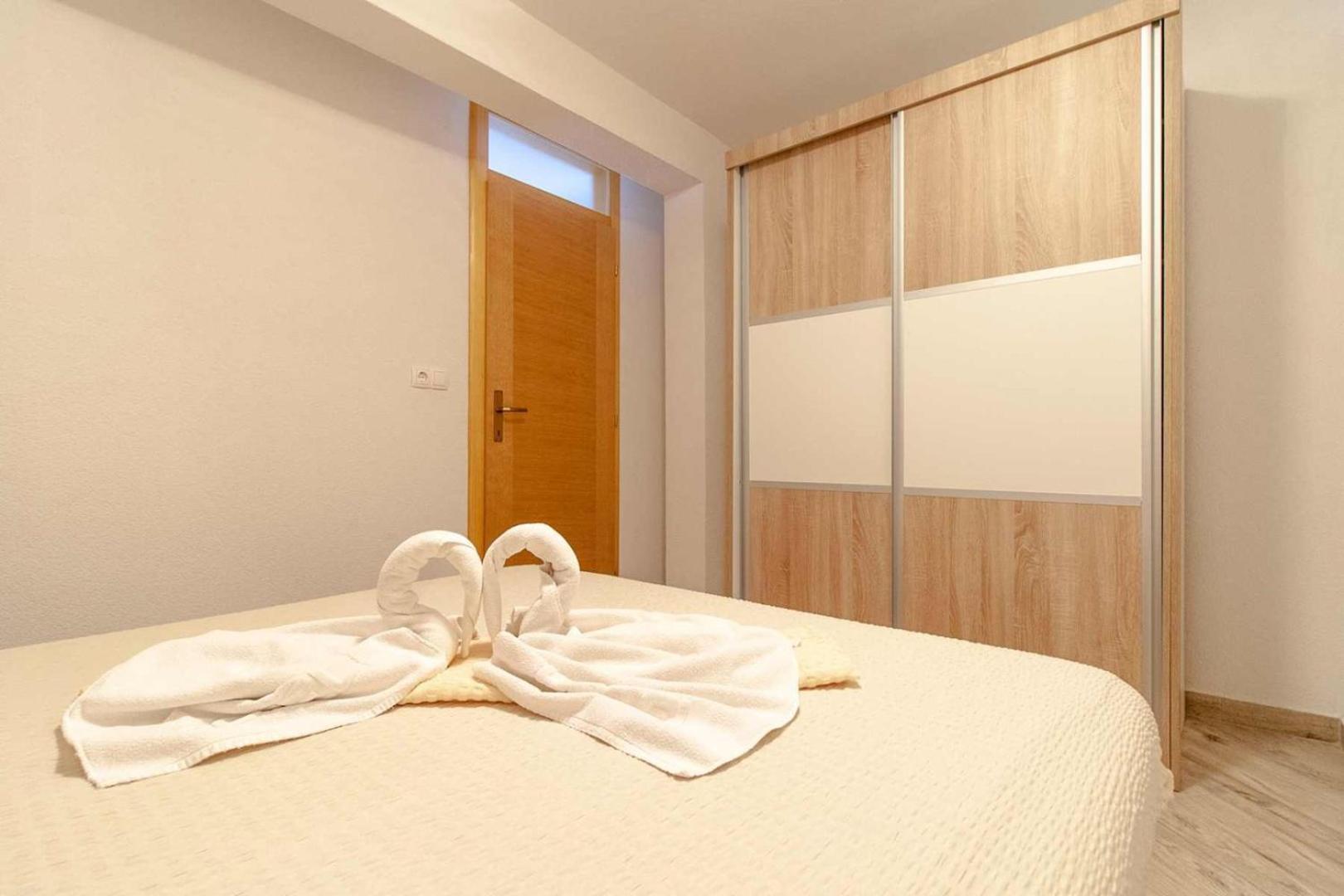 Villa Raguz Sa Privatnom Plazom I Garazom 内乌姆 外观 照片
