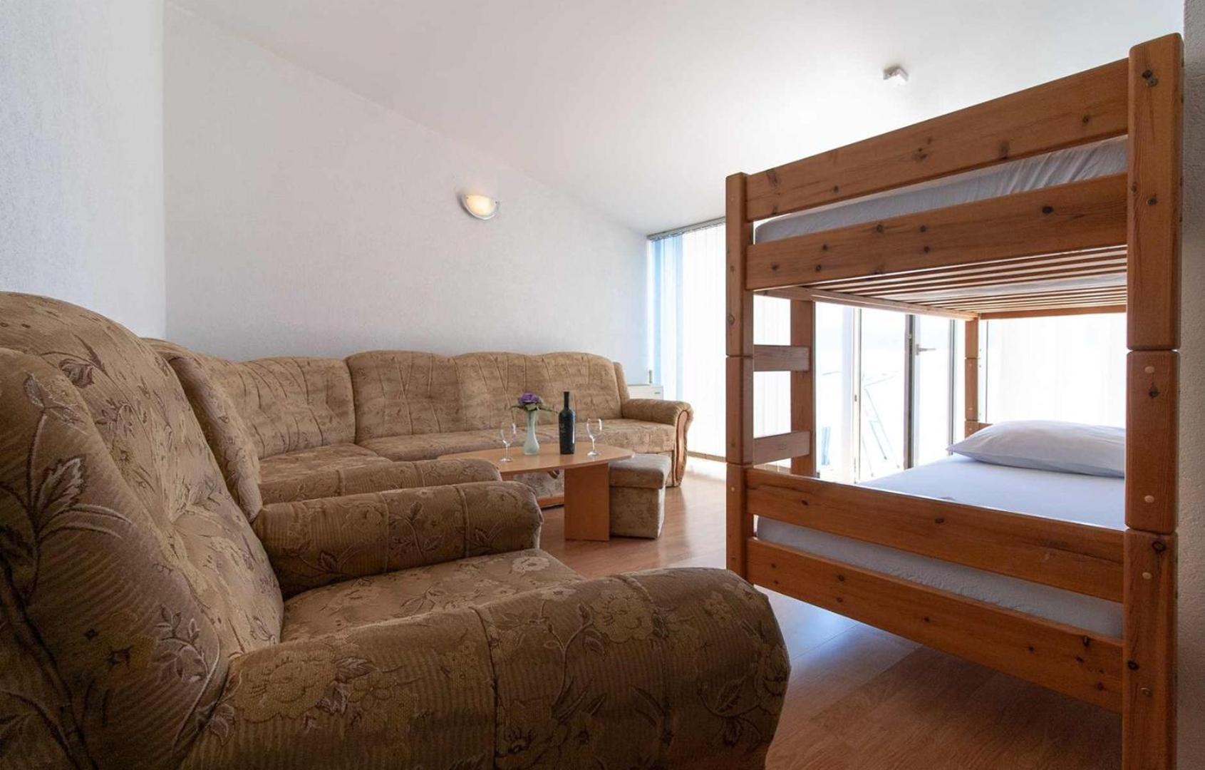 Villa Raguz Sa Privatnom Plazom I Garazom 内乌姆 外观 照片