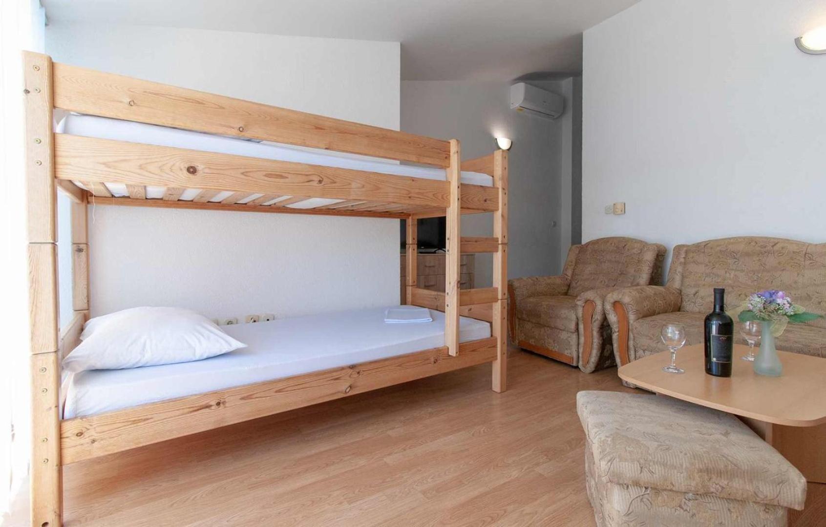 Villa Raguz Sa Privatnom Plazom I Garazom 内乌姆 外观 照片