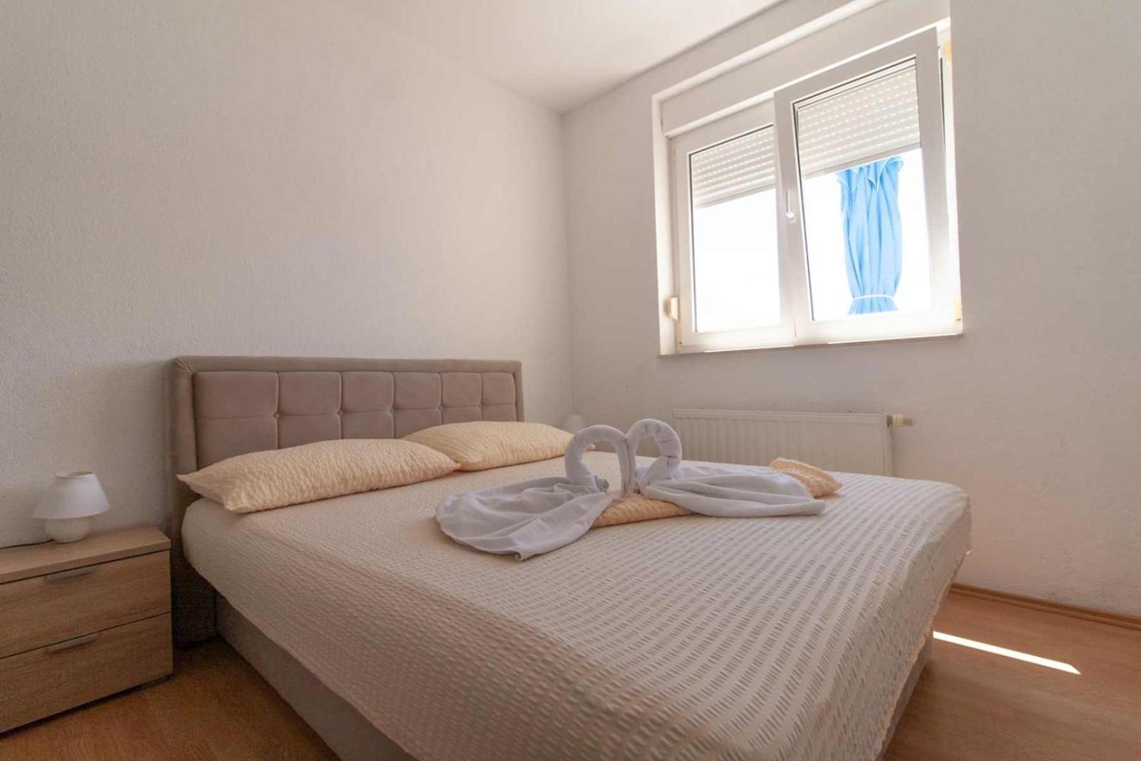 Villa Raguz Sa Privatnom Plazom I Garazom 内乌姆 外观 照片