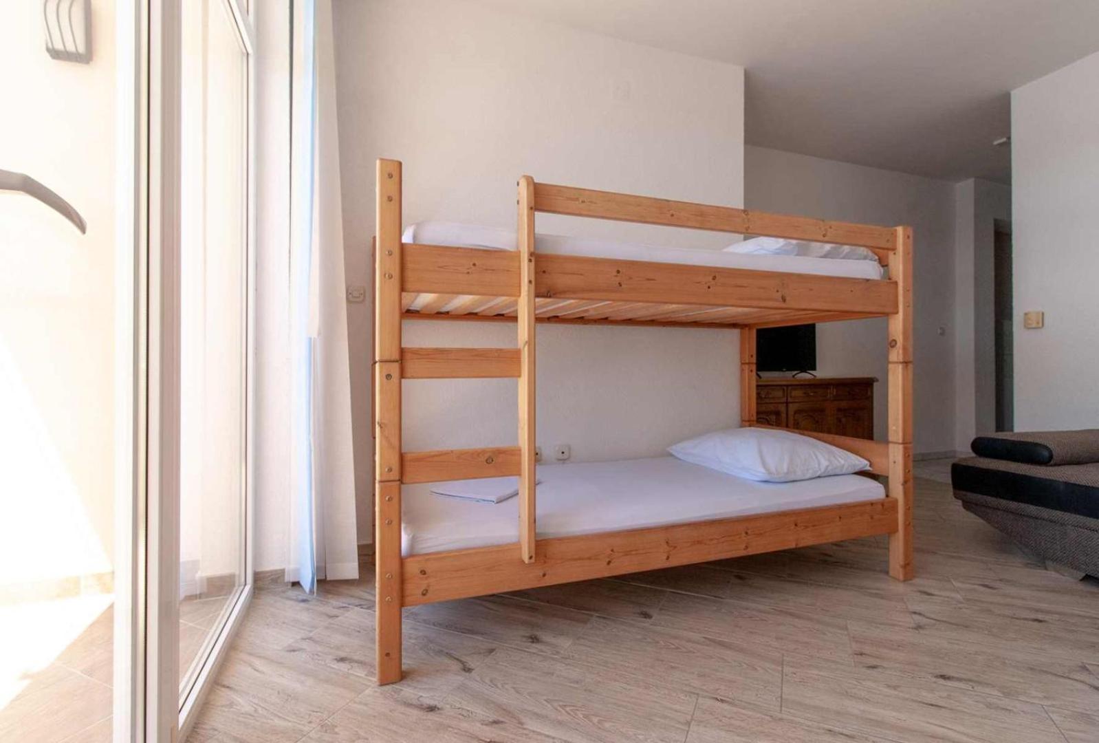 Villa Raguz Sa Privatnom Plazom I Garazom 内乌姆 外观 照片