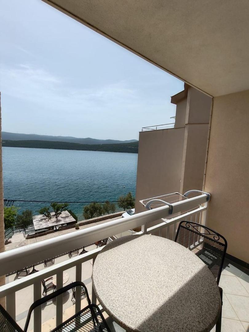 Villa Raguz Sa Privatnom Plazom I Garazom 内乌姆 外观 照片