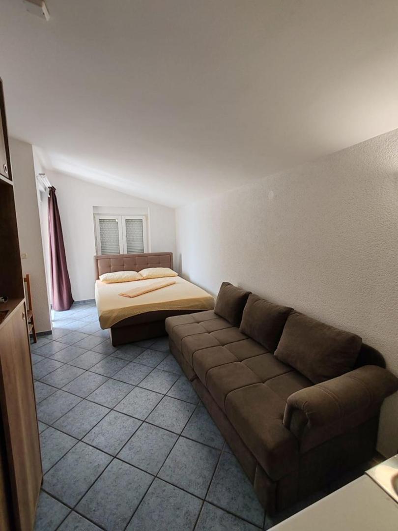 Villa Raguz Sa Privatnom Plazom I Garazom 内乌姆 外观 照片