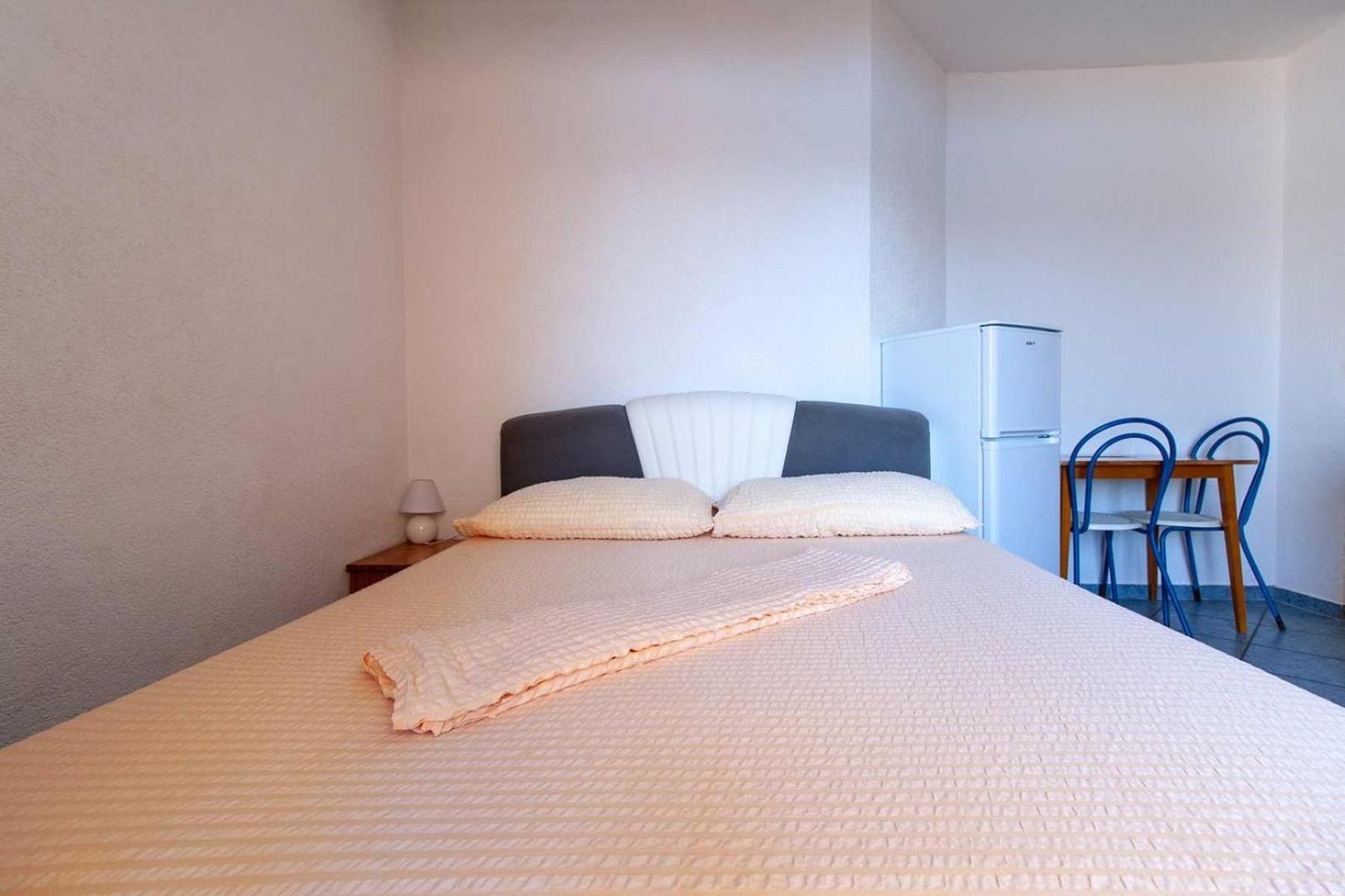 Villa Raguz Sa Privatnom Plazom I Garazom 内乌姆 外观 照片