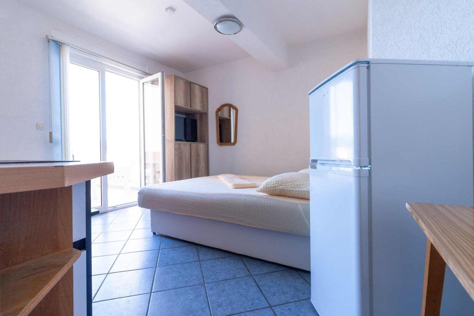 Villa Raguz Sa Privatnom Plazom I Garazom 内乌姆 外观 照片
