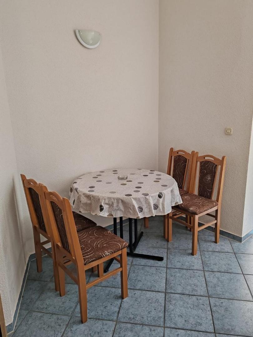 Villa Raguz Sa Privatnom Plazom I Garazom 内乌姆 外观 照片